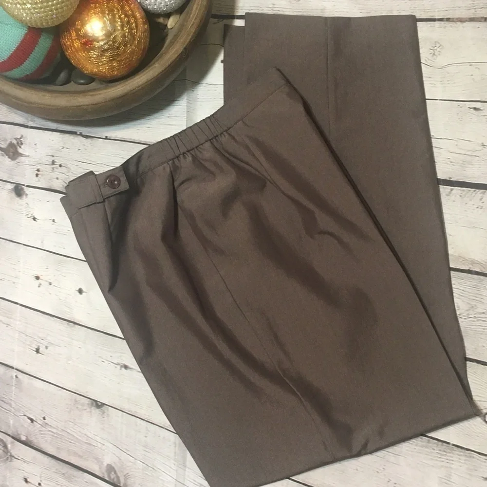 NORTON McNaughton  Petite rich brown poly/rayon dress slack